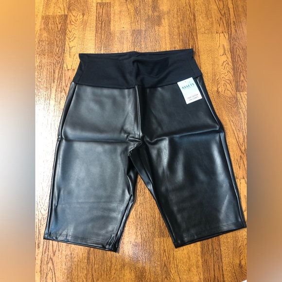 Assets by Spanx Faux Leather Bike Shorts XL - Picture 5 of 10